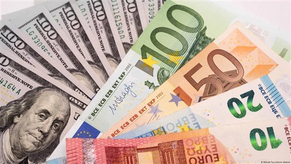 تراجع طفيف في أسعار صرف اليورو أمام الجنيه اليوم الثلاثاء 26