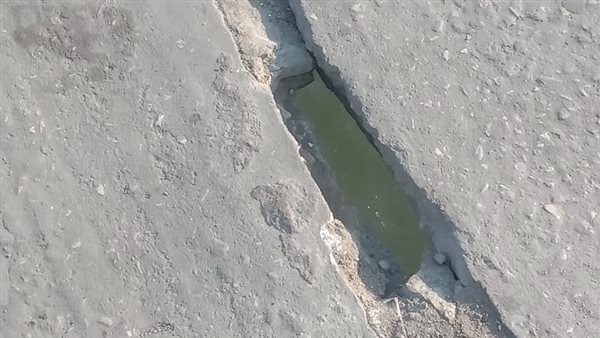 شرخ في يهدد كوبري الجامعة الواقع على نهر النيل