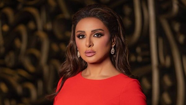 أضخم مسارح لندن تستقبل أنغام بعد أزمتها الصحية في هذا الموعد