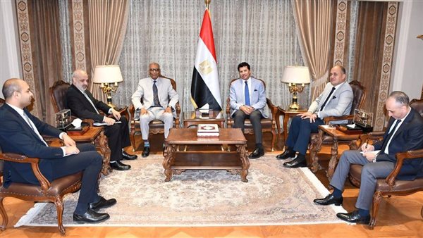 وزير الشباب والرياضة يلتقي رئيس الاتحاد المصري للهوكي