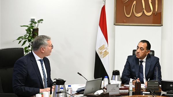 لقاء بين رئيس الوزراء ووزير البترول