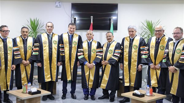 وزير السياحة يشارك في حفل تخرج الدفعة الثانية