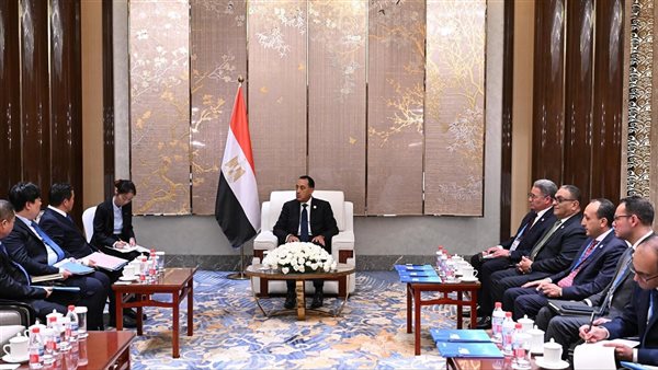 مدبولي يلتقي رئيس شركة TBEA لوضع أولويات مشروعات الطاقة الجد