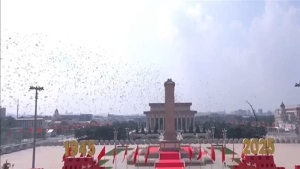 إطلاق 80 ألف حمامة سلام في ختام العرض العسكري