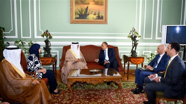 وزير الخارجية يستقبل نظيره البحريني لاستعراض مسار العلاقات ا