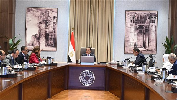 مدبولي يوجه بسرعة إجراء حصر دقيق بجميع العقارات الآيلة للسقو