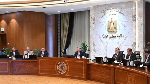 رئيس الوزراء يؤكد حرص الدولة على توفير مستلزمات الإنتاج الزر