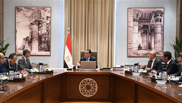 رئيس الوزراء يستعرض إجراءات خدمات التصديق من خلال منصة مصر ا