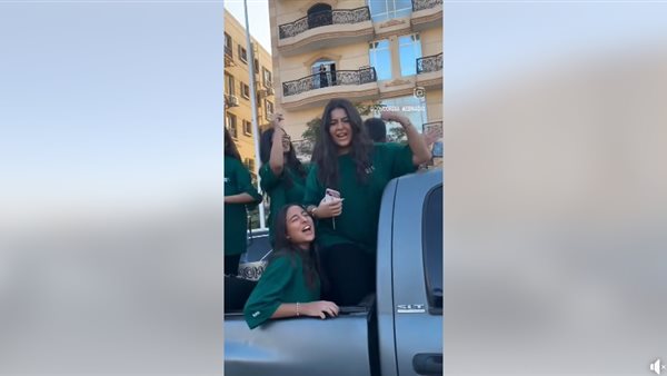 العيال دلوقتي بتروح المدارس وهي بتزغرط