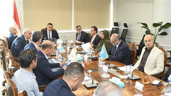 وزير الإسكان يتابع خطط تسويق المشروعات العقارية بالمدن الجدي
