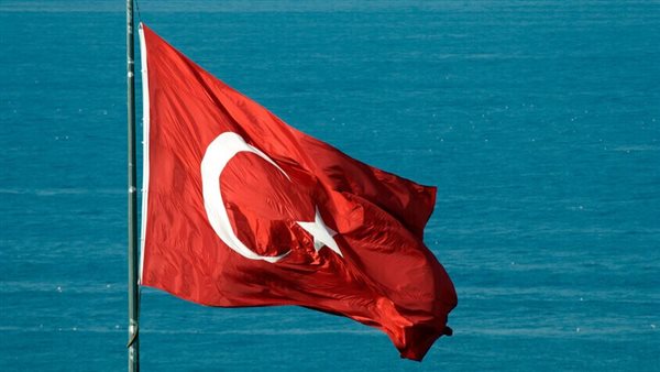 تركيا: مصادرة 121 شركة، الإطاحة بـ 61 مسؤولا رفيع المستوى