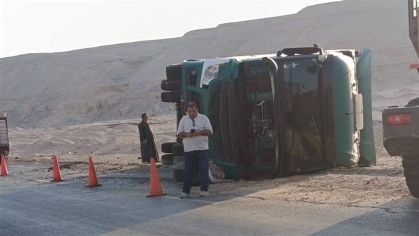 انقلاب تانك غاز بوتاجاز بطريق الرزيقات بالوادي الجديد