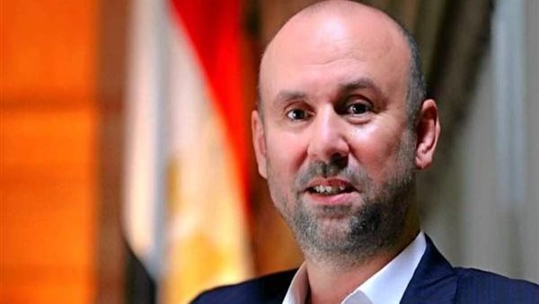 باسم كامل، الأمين العام للمصري الديمقراطي وعضو مجلس الشيوخ 