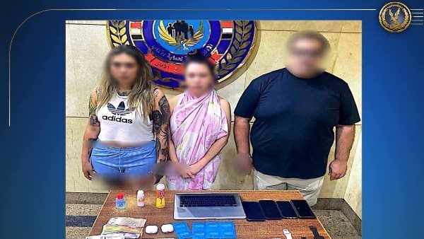 الأجهزة الأمنية تحكم قبضتها على سيدة تستغل مسكنها في ممارسة 
