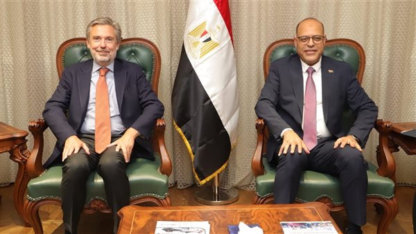 وزير العمل يلتقي السفير الإيطالي بالقاهرة لبحث إمكانية اعتما