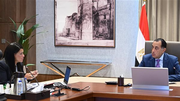 رئيس الوزراء يستعرض مع وزيرة التخطيط جهود حوكمة الاستثمارات 