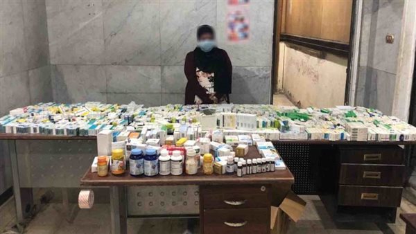ضبط المتهمة بترويج مخدرات 