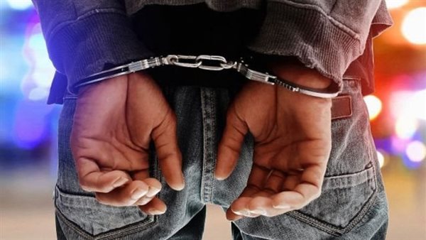 القبض على طالب بكلية نظم ومعلومات طبع 23 ألف دولار مزورة وبج