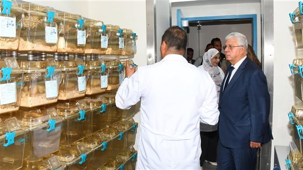 مركز البحوث الطبية والطب التجديدي للقوات المسلحة يستقبل وزير
