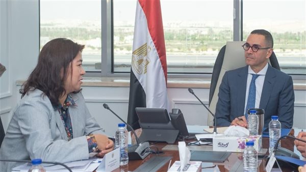  حسن الخطيب يبحث مع البنك الأوروبي لإعادة الإعمار والتنمية س