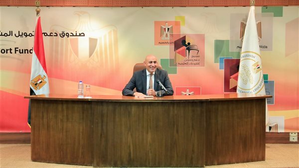 الكتب المدرسية تصدر حصريًا عن الوزارة، ولا يسمح بأي كتب خارج