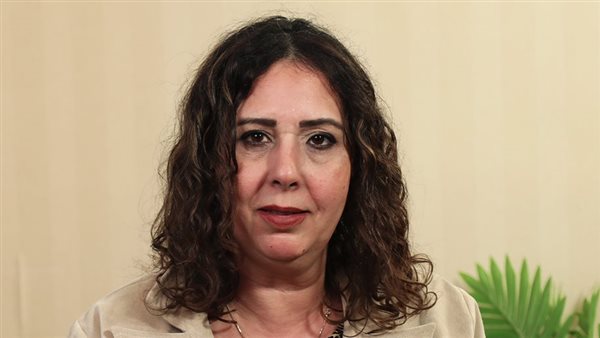  منى عبد الراضي أمينة المرأة بالمصري الديمقراطي 
