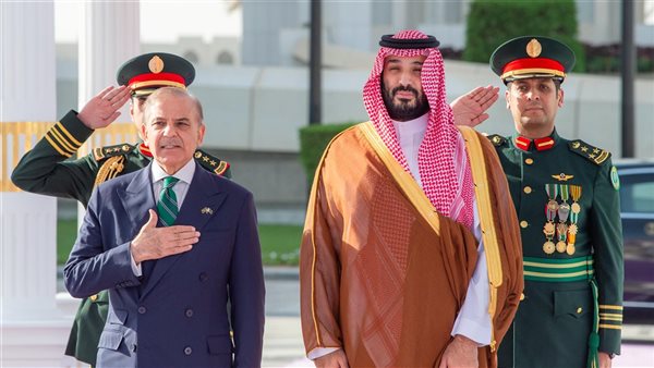 الأمير محمد بن سلمان ورئيس باكستان