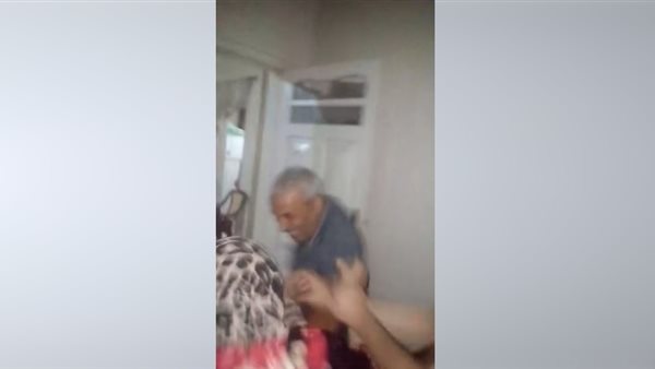 فتاة تستغيث بالداخلية من اعتداءات والدها