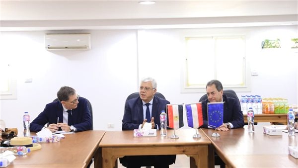 عاشور يبحث مع الشيوخ الفرنسي والسفير الفرنسي سبل تعزيز التعا