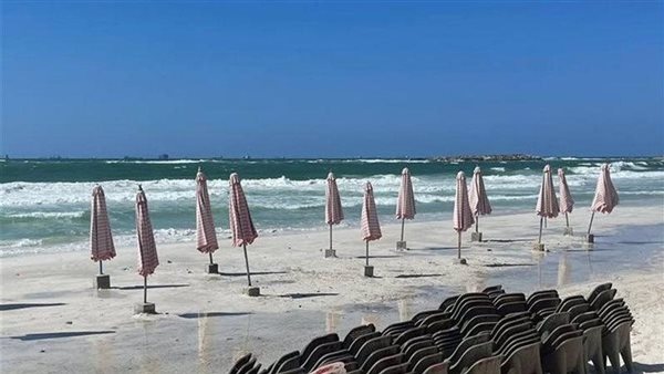 تحذير من ارتفاع منسوب المياه، وغلق كلي لشواطئ الإسكندرية بسب