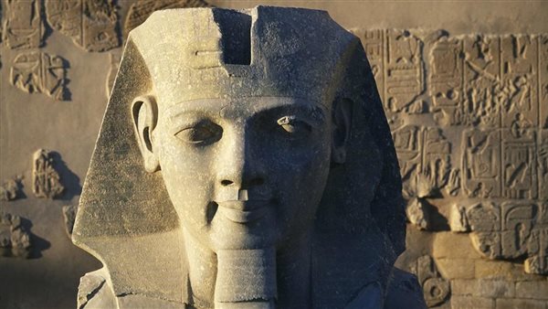 بعد 96 عامًا، الآثار تعثر على الجزء المفقود من تمثال أسطوري 
