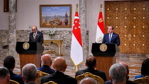 الرئيس السيسي مع نظيره السنغافوري