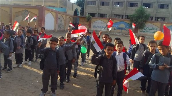 جانب من بدء الدراسة بالمعاهد الأزهرية ذات الفترتين اليوم