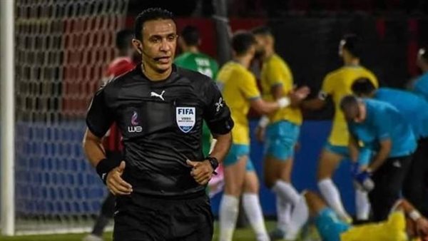 طارق مجدي حكم تقنية الفيديو في مباراة الأهلي و سيراميكا 