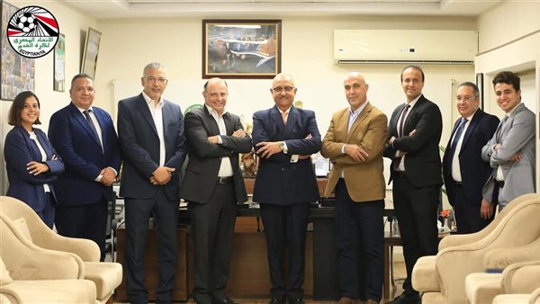 اتحاد الكرة يهنئ مجلس إدارة نادي البنك الأهلي