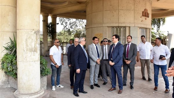 وزير الثقافة يتفقد عددًا من المواقع الثقافية بساحة دار الأوب