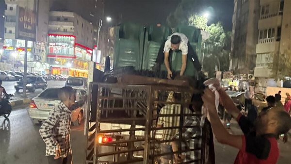 جانب من حملة إزالة المخالفات بحي الهرم اليوم