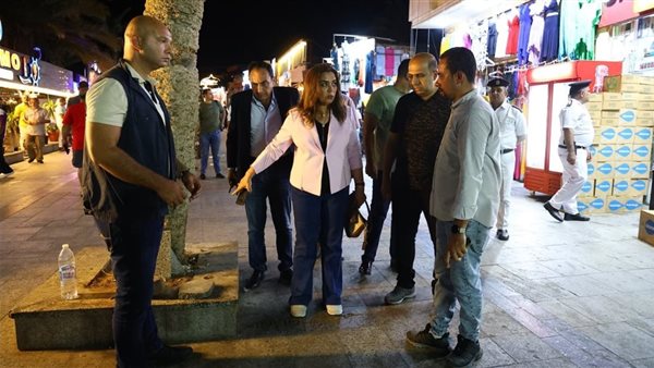 جانب من جولة وزيرة التنمية المحلية الليلية بمدينة دهب