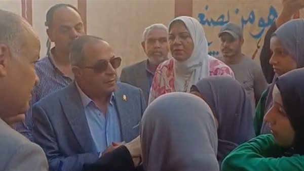 إحنا في طابونة، محافظ بورسعيد عن وجود الطالبات خارج المدرسة