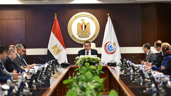 وزير الصحة يترأس اجتماعًا لمراجعة مخزون الأدوية والمستلزمات 