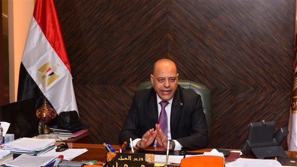 العمل: صرف 800 ألف جنيه رعاية صحية وإعانات حوادث لـ 217 عامل