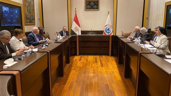  تعاون بين اللجنة الاستشارية للتنمية البشرية 