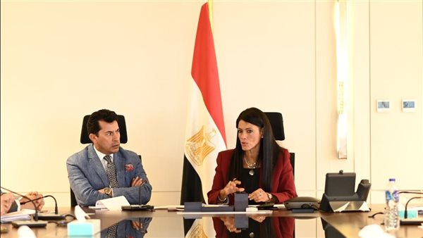 وزير الرياضة يلتقي رانيا المشاط