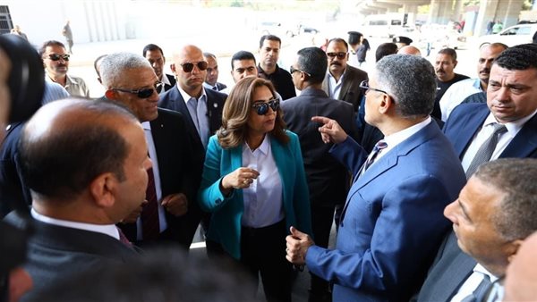 عوض والنجار يتابعان اعمال تطوير محيط مستشفى بولاق