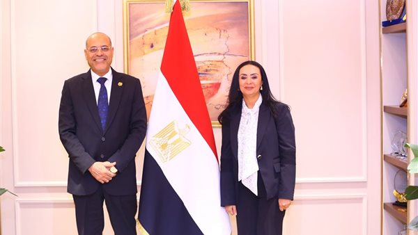 وزيرا التضامن الاجتماعي والعمل