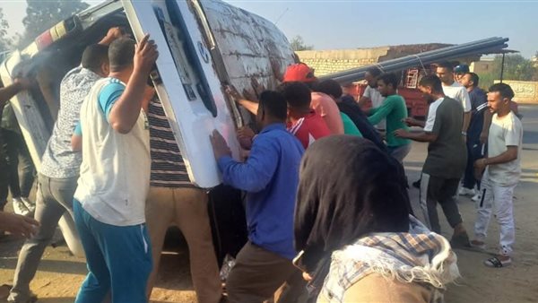  حادث انقلاب سيارة ميكروباص - أرشيفية