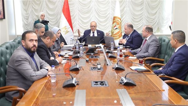 العمل تعلن عن توفير أكثر من 700 فرصة عمل في شركات القطاع الخ