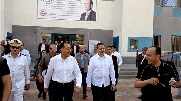 مدبولي يتفقد مركز طب الأسرة بقرية شمّا 