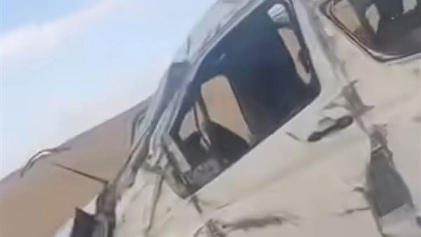 حادث تصادم  سيارة ميكروباص وسيارة نقل أعلى محور 30 يونيو