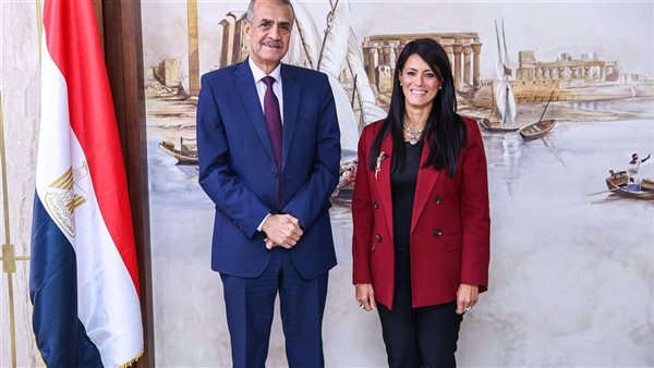  التخطيط مع رئيس "المركزي للتعبئة العامة والإحصاء" 